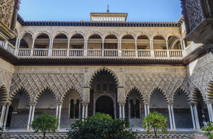 Sevilla 096 - Real Álcazar - Palacio del Rey Don Pedro - Patio de Las Doncellas.jpg